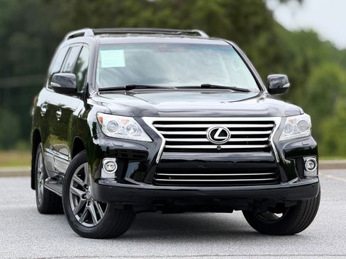 Used 2015 Lexus LX 570 4WD w/ Luxury Package image 3