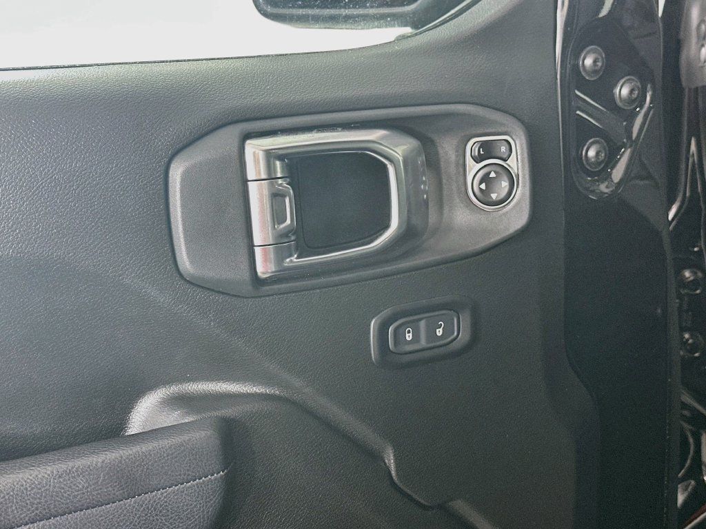 Used 2025 Jeep Gladiator Rubicon AWD/4WD image 15
