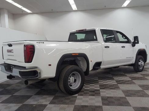 Used 2024 GMC Sierra 3500 Pro AWD/4WD image 7