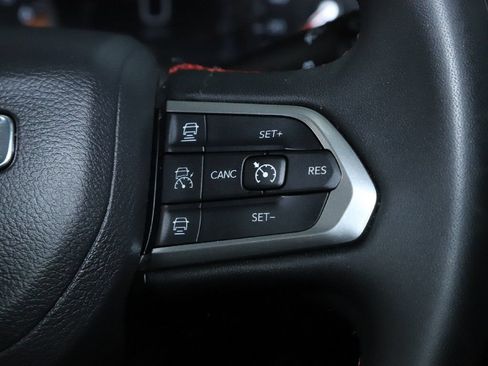 Used 2025 Jeep Compass Trailhawk AWD/4WD image 24