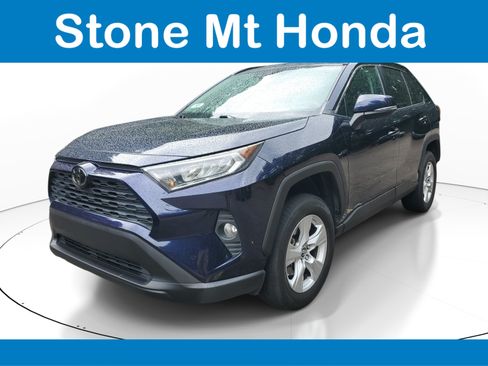 Used 2019 Toyota RAV4 XLE FWD image 3