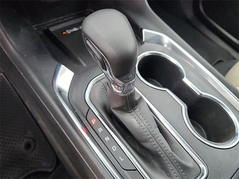 Certified 2023 Chevrolet Traverse LT image 14