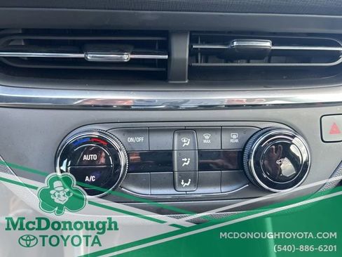 Used 2024 Buick Envista Preferred image 12