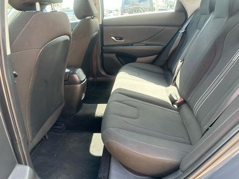 Used 2024 Hyundai Elantra SEL FWD image 10