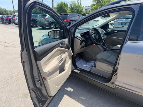 Used 2013 Ford Escape SE FWD image 13