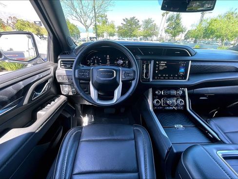 Used 2024 GMC Yukon Denali AWD/4WD image 7