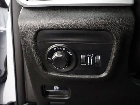 Used 2023 Jeep Grand Cherokee L Laredo AWD/4WD image 38
