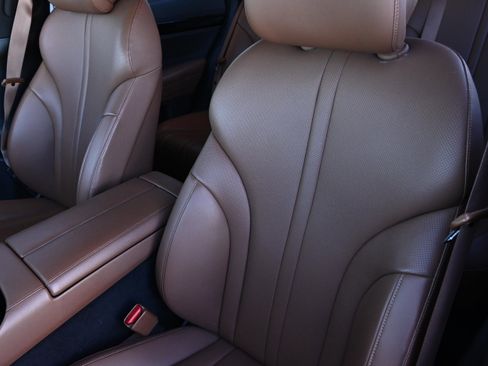 Used 2021 Genesis G80 2.5T image 6