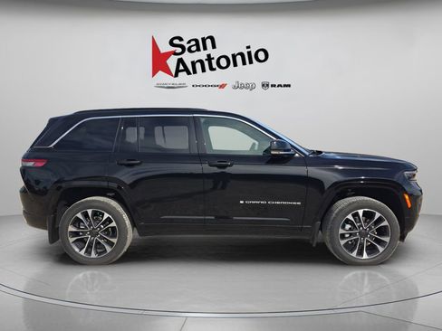New 2025 Jeep Grand Cherokee Overland w/ Trailer Tow Package AWD/4WD image 10