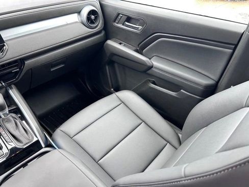 Used 2024 Chevrolet Colorado LT w/ LT Convenience Package III image 16