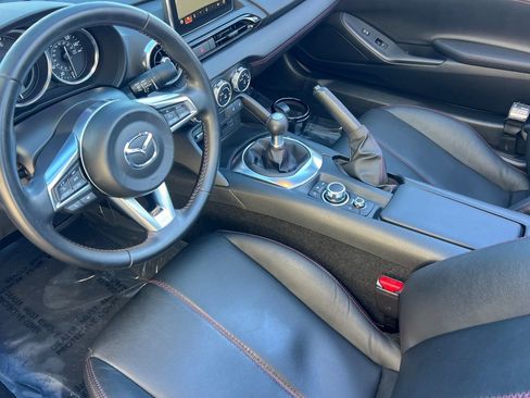 Used 2017 MAZDA MX-5 Miata RF Grand Touring image 12