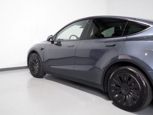 Used 2023 Tesla Model Y Long Range AWD/4WD image 47