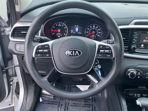 Used 2020 Kia Sorento LX image 29