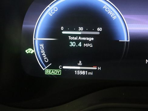 Used 2025 Toyota Sienna Platinum AWD/4WD image 46