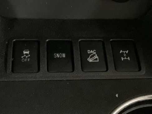 Used 2016 Toyota Highlander XLE image 17