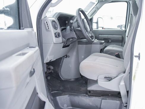 Used 2024 Ford E-450 and Econoline 450 Super Duty w/ Power Windows & Locks Group RWD image 13