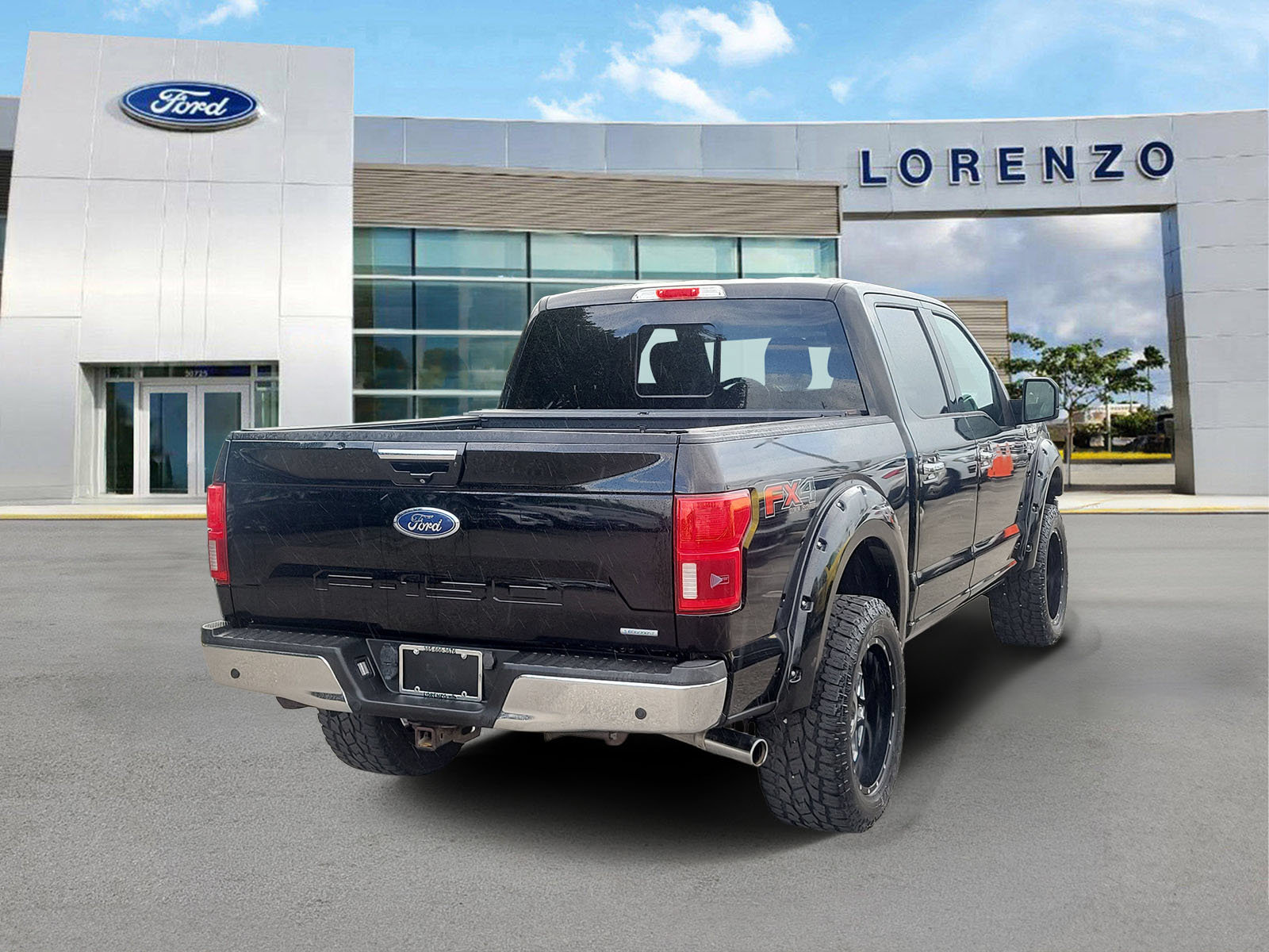 Used 2018 Ford F150 Lariat w/ Equipment Group 502A Luxury AWD/4WD image 5