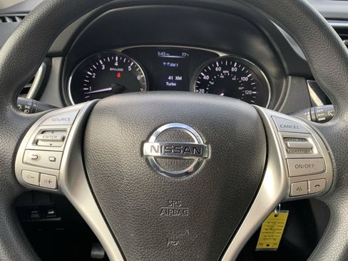 Used 2015 Nissan Rogue S AWD/4WD image 16