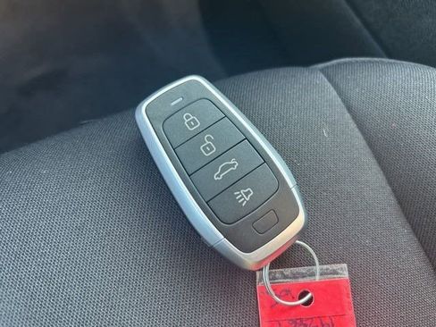 Used 2023 Chevrolet Malibu LT image 47