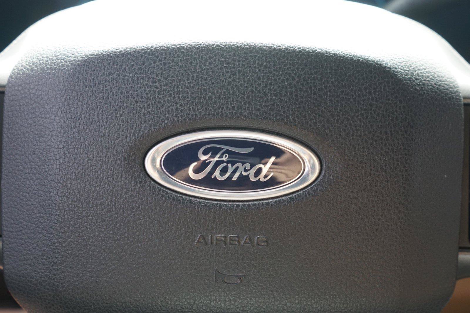Used 2023 Ford F350 4x4 Crew Cab DRW Super Duty image 13