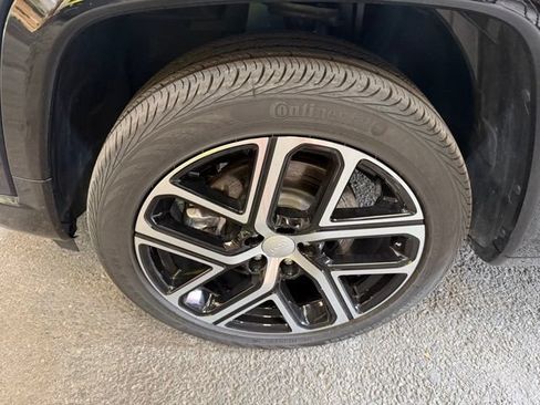Certified 2024 Jeep Compass Limited w/ Elite Group AWD/4WD image 11