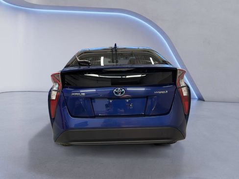 Used 2016 Toyota Prius Four image 6