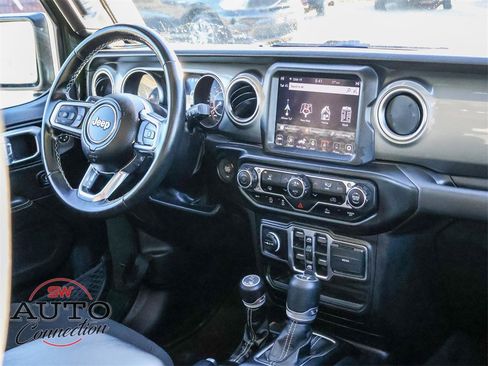 Used 2022 Jeep Wrangler Unlimited Sahara image 24