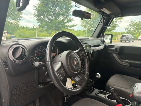 Used 2017 Jeep Wrangler Sport w/ Quick Order Package 23S AWD/4WD image 10