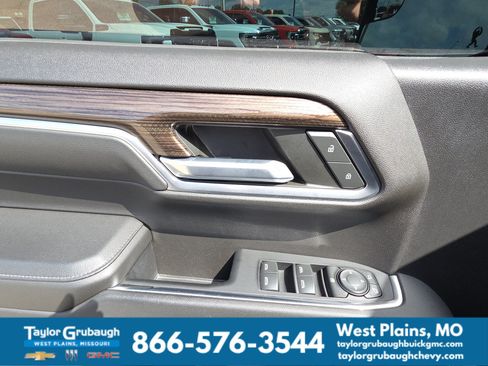 Certified 2022 Chevrolet Silverado 1500 RST w/ Z71 Off-Road Package AWD/4WD image 14