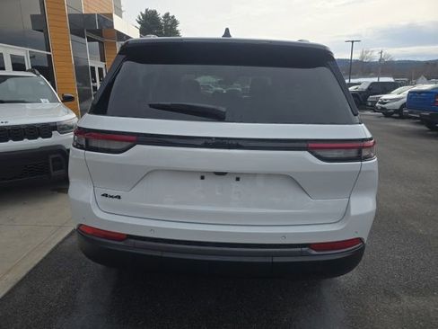 New 2026 Jeep Grand Cherokee Laredo image 5