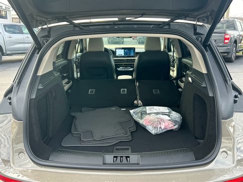 New 2025 Lincoln Corsair Grand Touring image 8