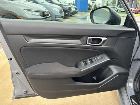 Used 2025 Honda Civic Sport image 18