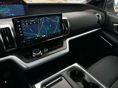 New 2025 Ford Expedition Platinum w/ Stealth Performance Package image 29