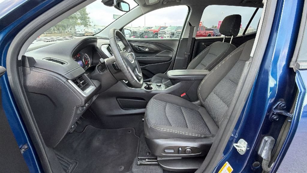 Used 2022 GMC Terrain SLE w/ Driver Convenience Package FWD image 13