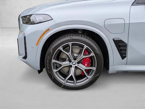 New 2026 BMW X5 xDrive50e image 10