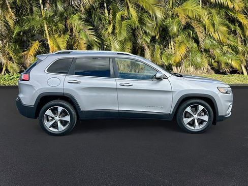 Used 2019 Jeep Cherokee Limited image 4