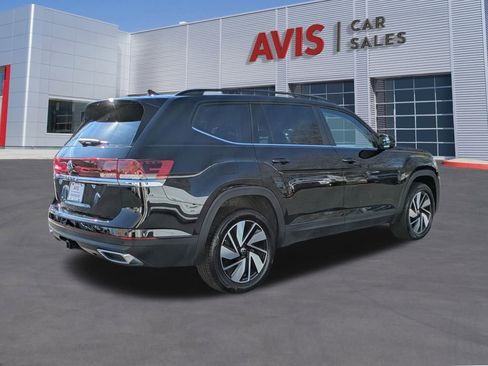 Used 2025 Volkswagen Atlas SE image 6