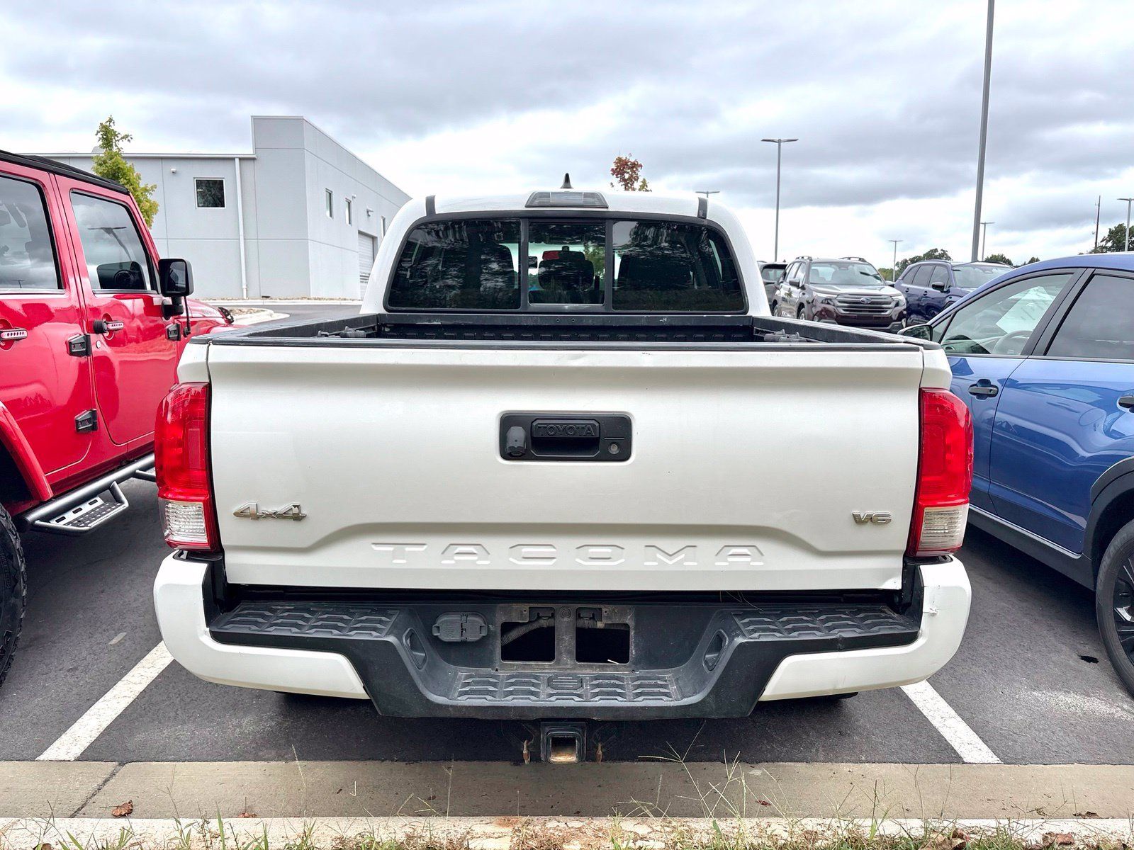 Used 2017 Toyota Tacoma SR w/ Tow Package AWD/4WD image 4