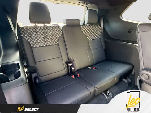Used 2026 GMC Acadia Denali w/ Super Cruise Package FWD image 32