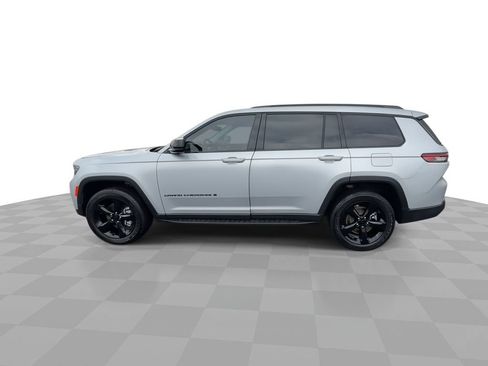 Used 2023 Jeep Grand Cherokee L Limited w/ Luxury Tech Group II image 5