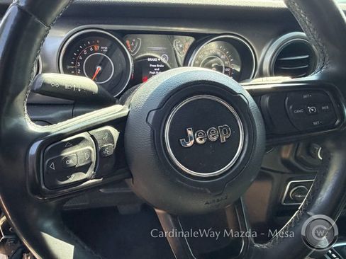 Used 2018 Jeep Wrangler Unlimited Sport S AWD/4WD image 8