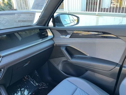 New 2026 Volkswagen Tiguan SE R-Line image 19