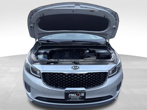 Used 2016 Kia Sedona LX w/ LX Convenience Package image 34