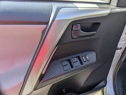 Used 2015 Toyota RAV4 LE image 16