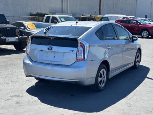 Used 2015 Toyota Prius Two image 3