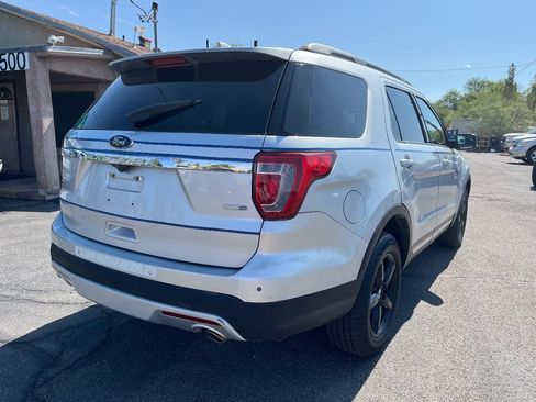 Used 2016 Ford Explorer XLT AWD/4WD image 5