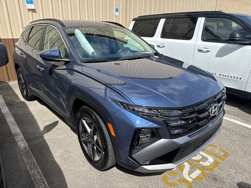 Certified 2025 Hyundai Tucson SEL FWD image 2