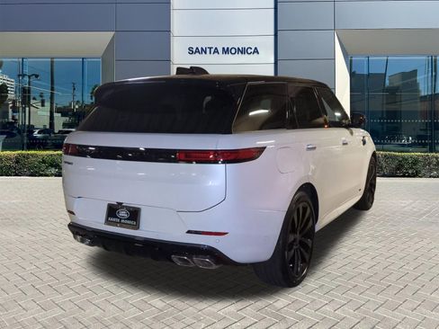 New 2026 Land Rover Range Rover Sport Dynamic SE AWD/4WD image 5