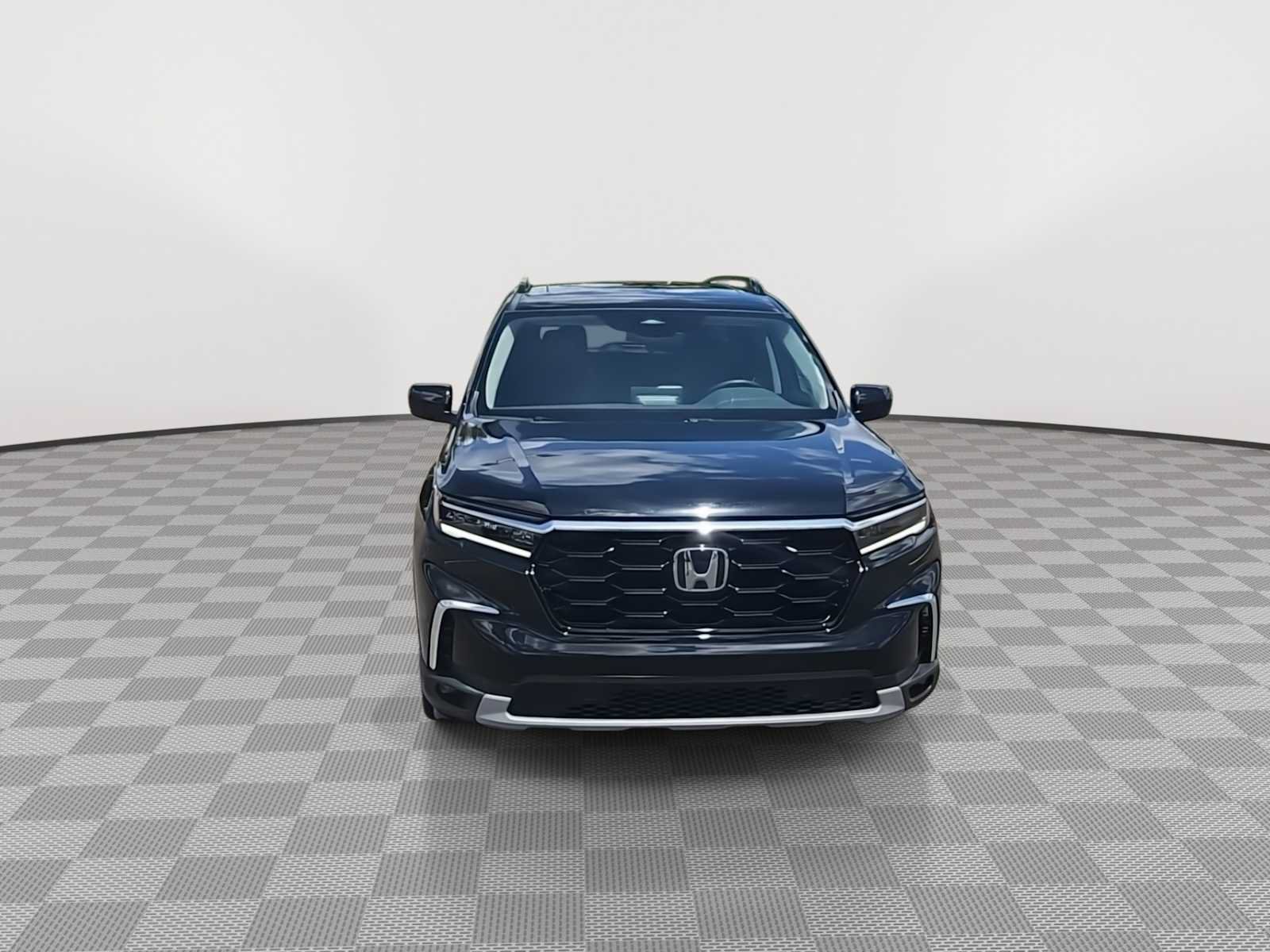 Used 2024 Honda Pilot Touring image 3
