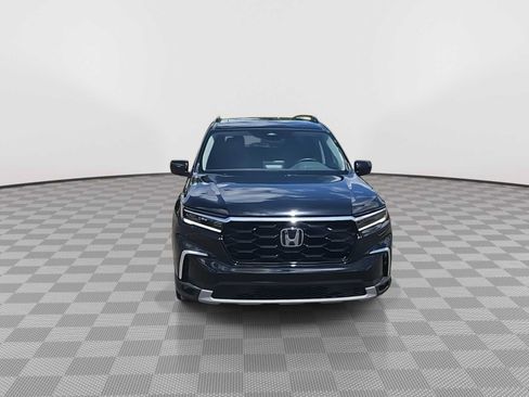 Used 2024 Honda Pilot Touring image 3